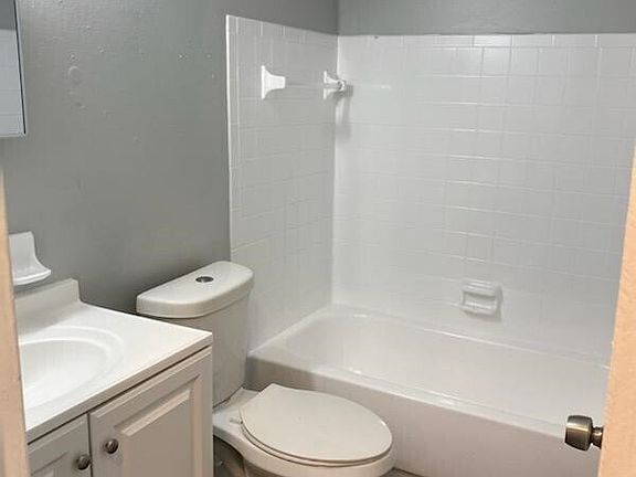 4th image of 646 88th Ave N APT 7