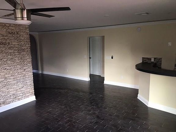 2nd image of 7639 Mackenzie St