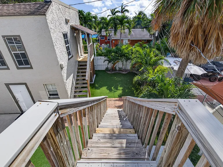 724 Bradley St — Photo 20