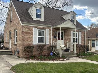 1125 Lindbergh Ave, Waukesha, WI 53188