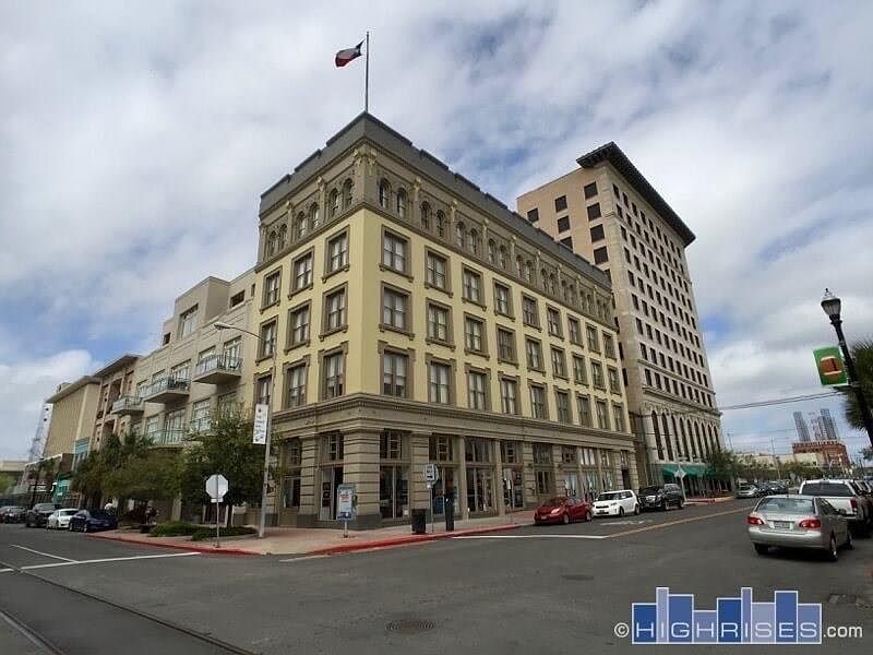 1st image of 415 Kempner St Unit 3