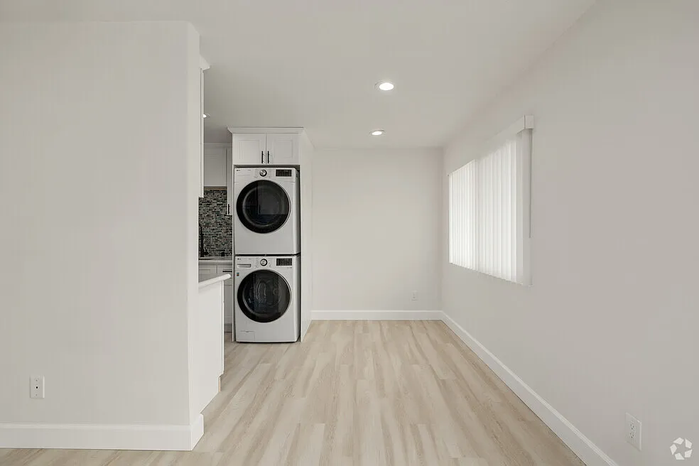Westgate Apartments — Photo 4