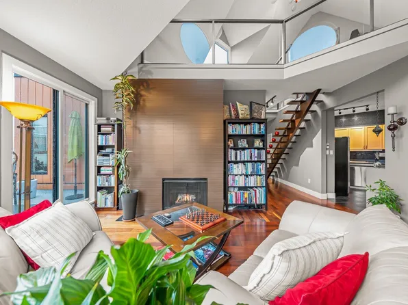 1150 Quayside Dr #418, New Westminster, BC V3M 6E1