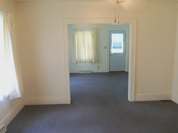 5th image of 209 Orange Ave