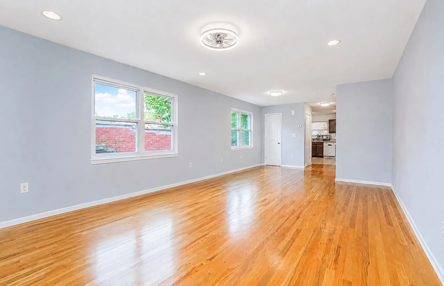 3 bed, 1.5 bath, $3,500 — Photo 2