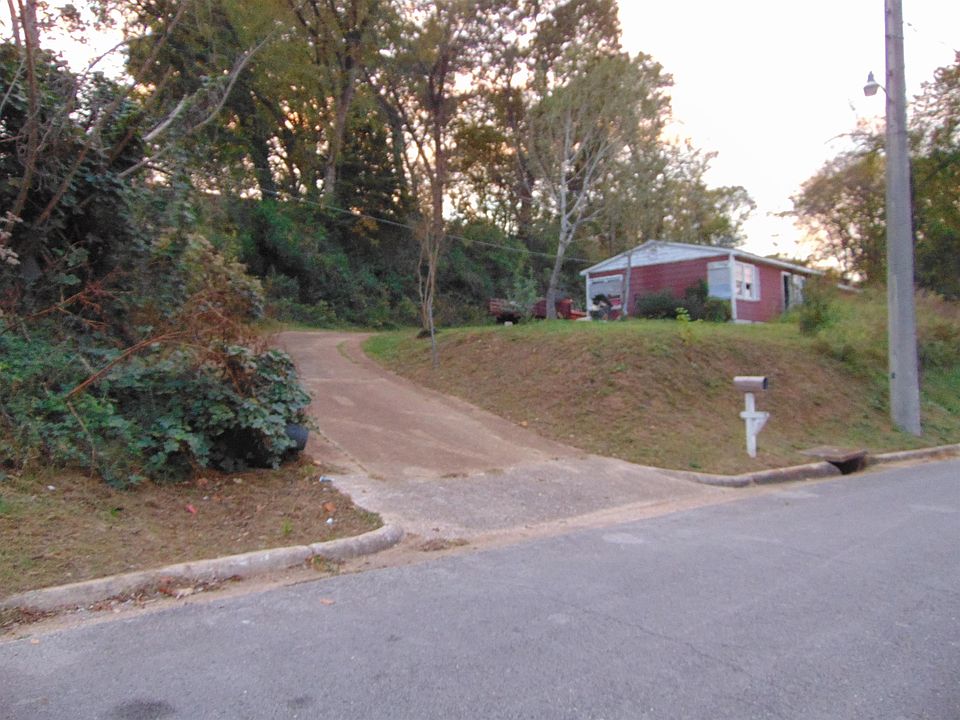 2nd image of 116 Sycamore St
