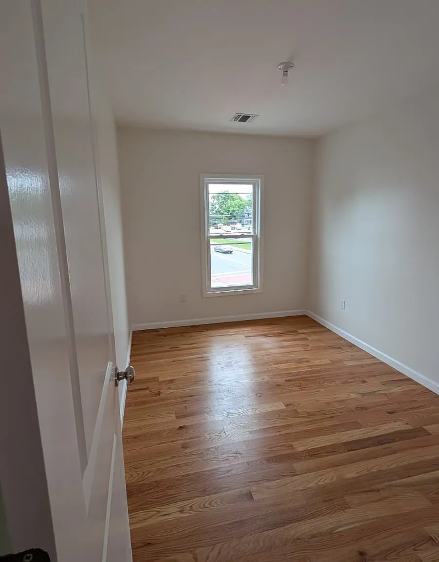 3 bed, $2,450 — Photo 1