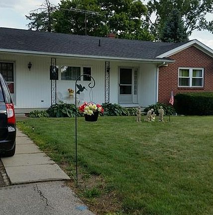 5th image of 17 Hawthorne Dr