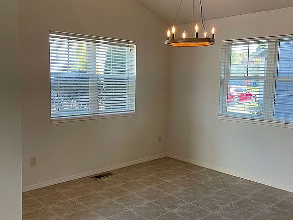3rd image of 619 Luella Ln