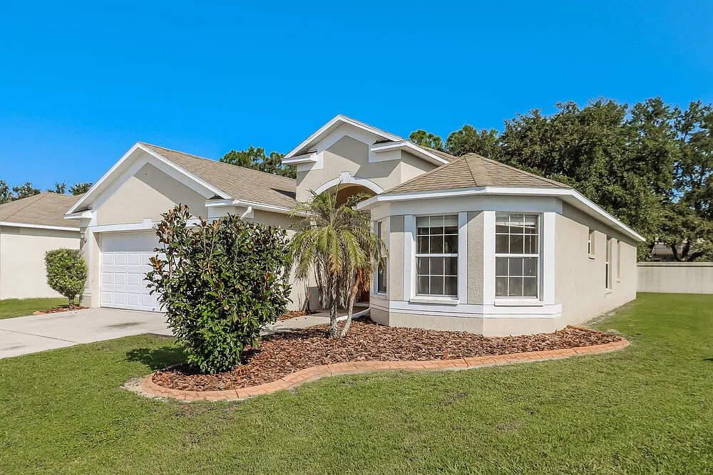 3 bed, 2.0 bath, 1693 sqft, $2,185 — Photo 3