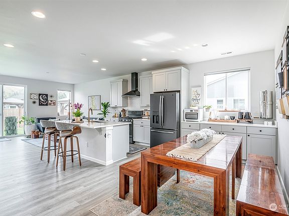 5th image of 5703 157th Avenue Ct E