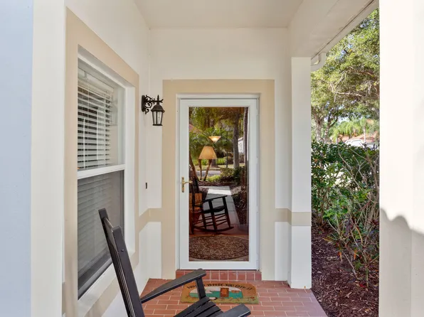 10245 Devonshire Lake Dr, Tampa, FL 33647