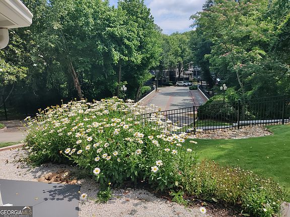 3rd image of 17 Brittany Way NE