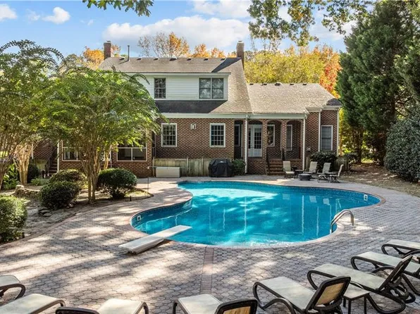 1097 Caton Dr, Virginia Beach, VA 23454