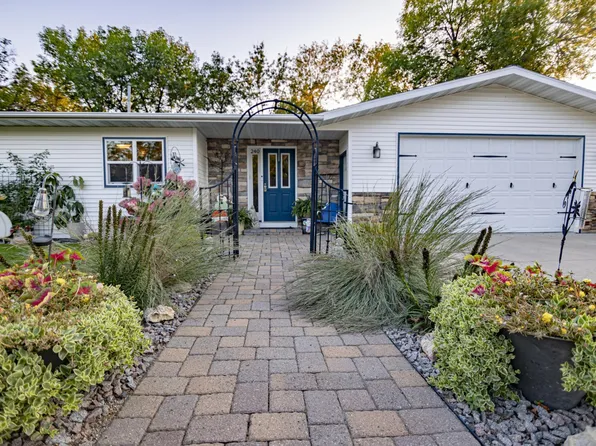 240 6th St NE, Perham, MN 56573