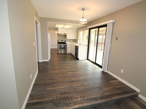 3rd image of 1032 Aspen Way