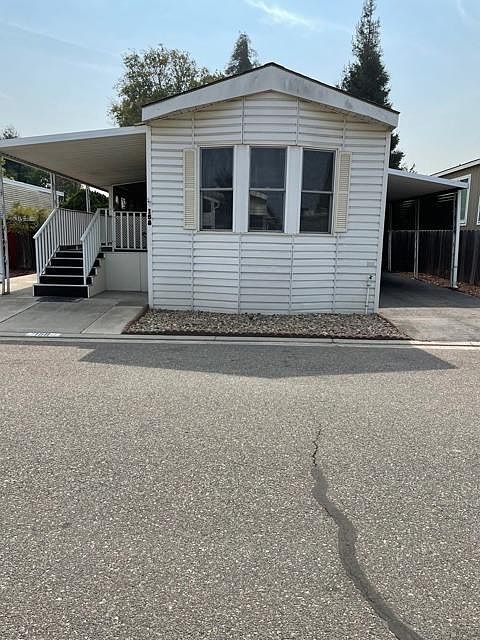 1st image of 1830 E Yosemite Ave Space 158