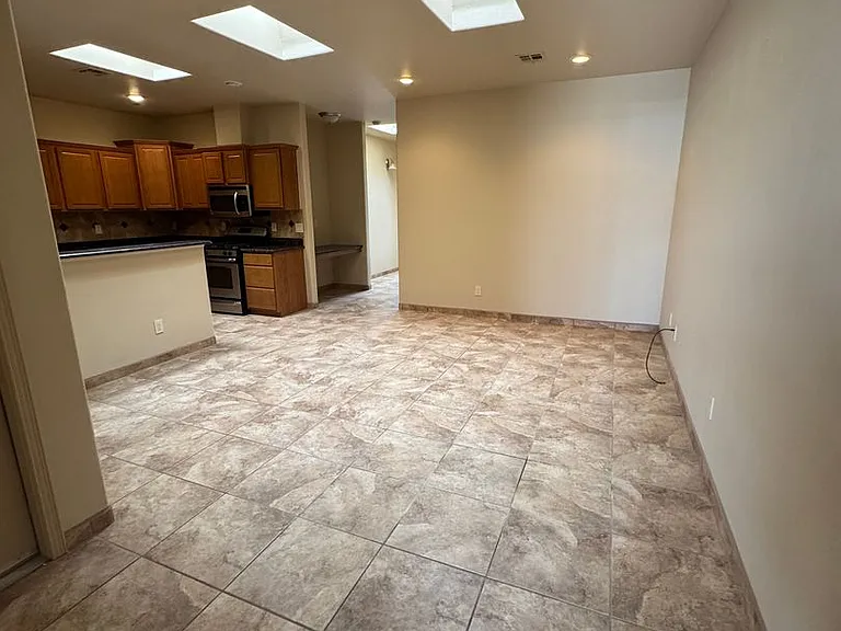 4381 Levante Dr — Photo 2