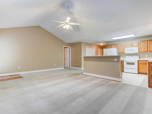 4th image of 3262 Thomas Hill Way