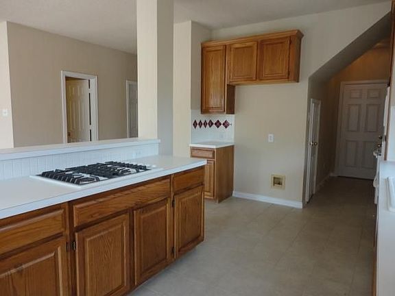 3rd image of 1000 Laurel Oak Dr