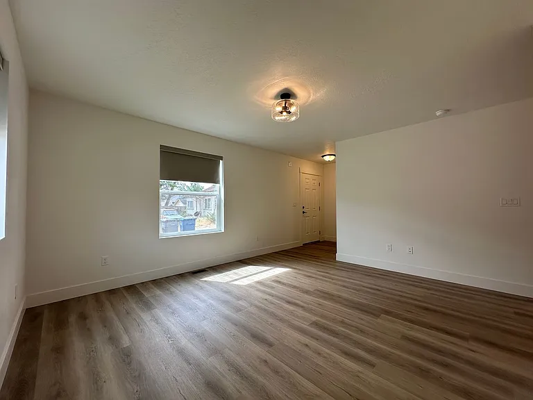 812 2nd St N — Photo 2
