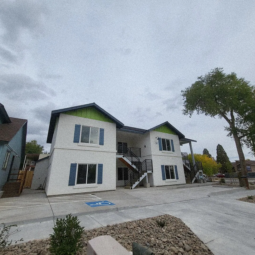 397 W 10th Street — Photo 2