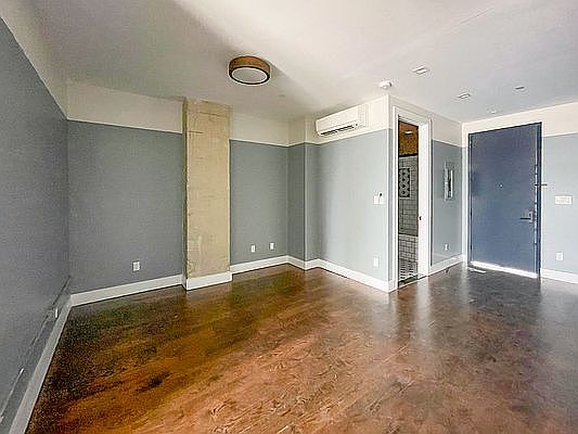 4th image of 61 Metropolitan Ave #609