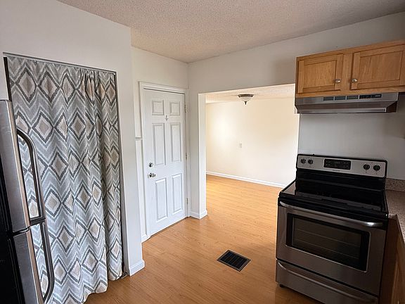 3rd image of 353 East St #1