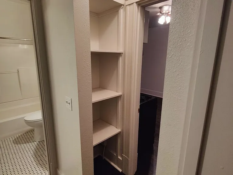 Mercury Apartments Modern Living in a Classic Seattle Building — Photo 12