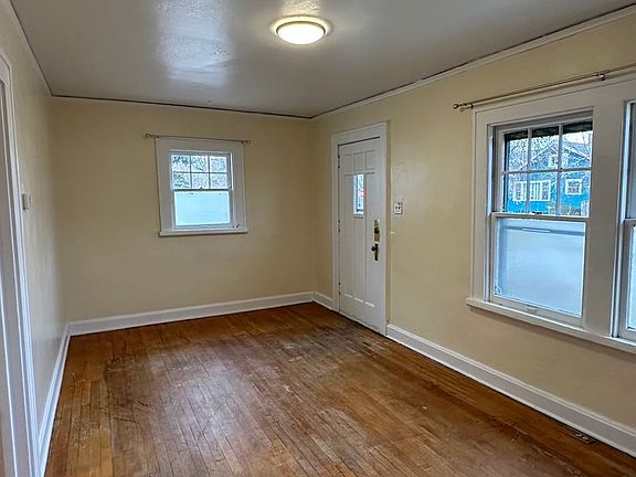 5th image of 1312 1st St W