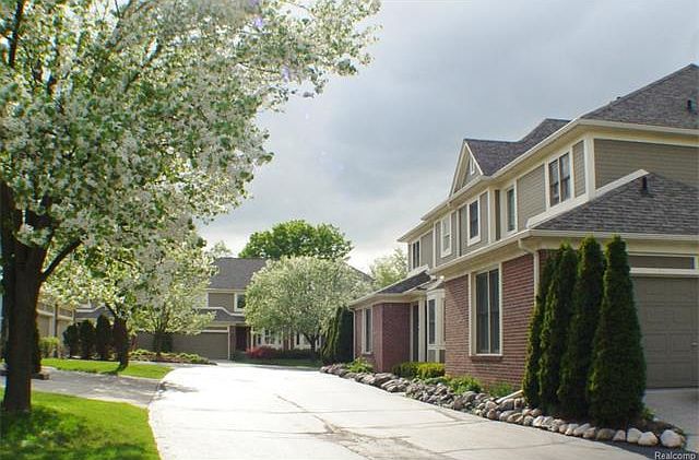 2nd image of 408 Mountainview Dr