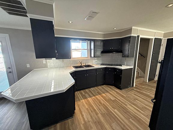 5th image of 609 S Drake St