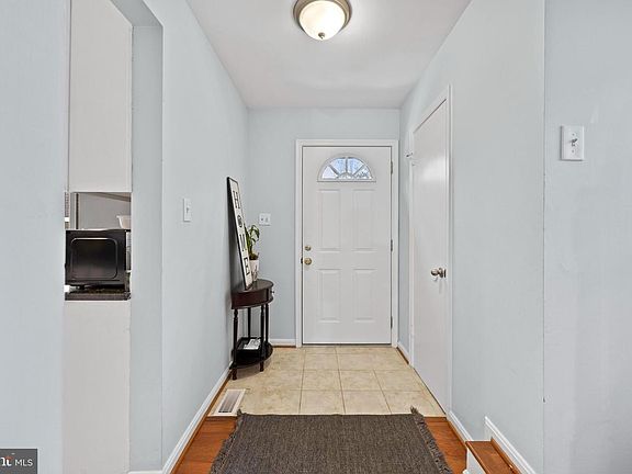 2nd image of 3930 Collis Oak Ct