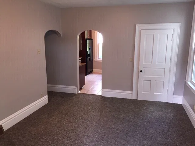 3 bed, $1,100 — Photo 4
