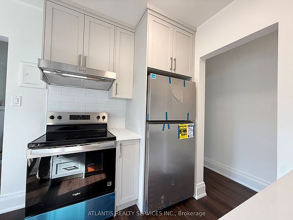 4th image of 323 Lonsdale Rd #201