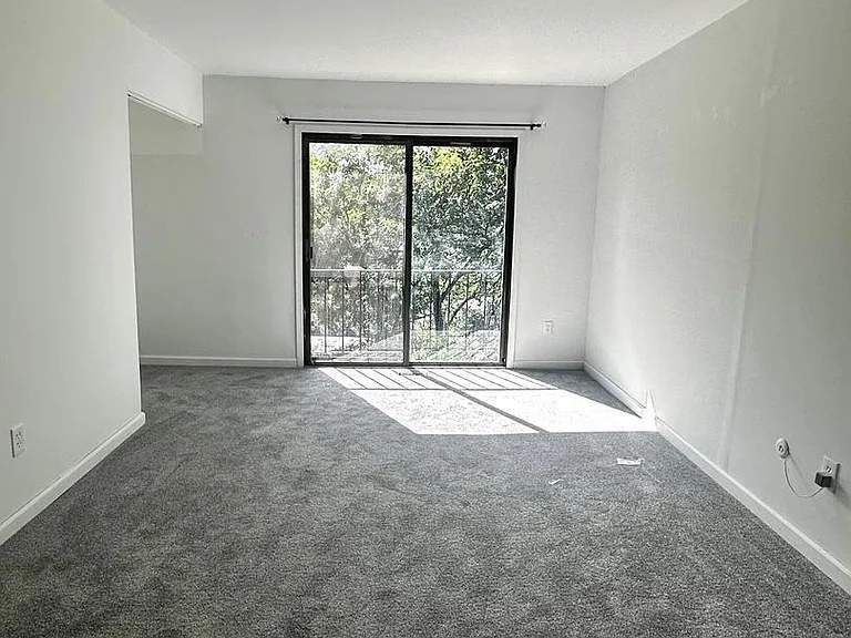 255 Greenough St — Photo 17