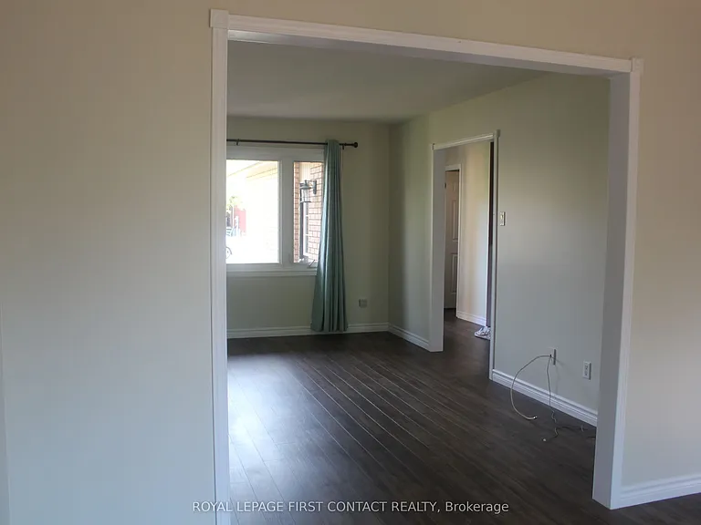 16 Rosenfeld Dr — Photo 11
