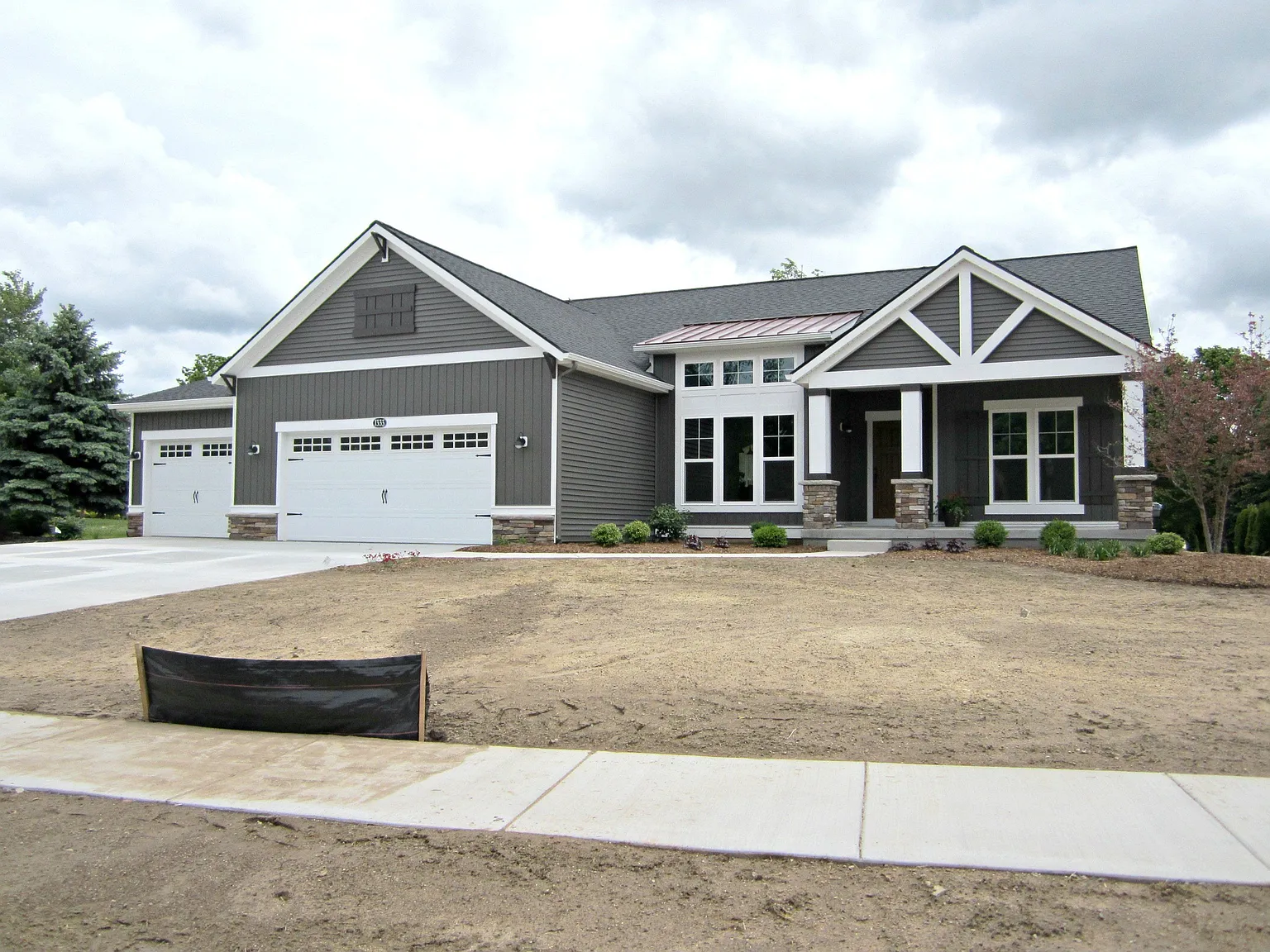 1333 Sanborn Dr photo 1