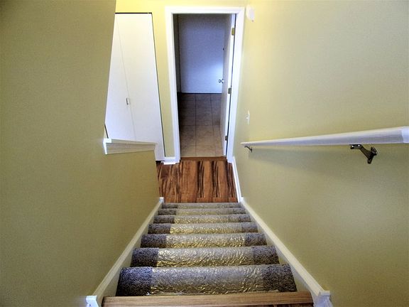 5th image of 1752 Fieldstone Dr N #1752
