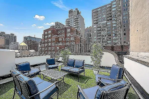 229 E 35th St #5A — Photo 9