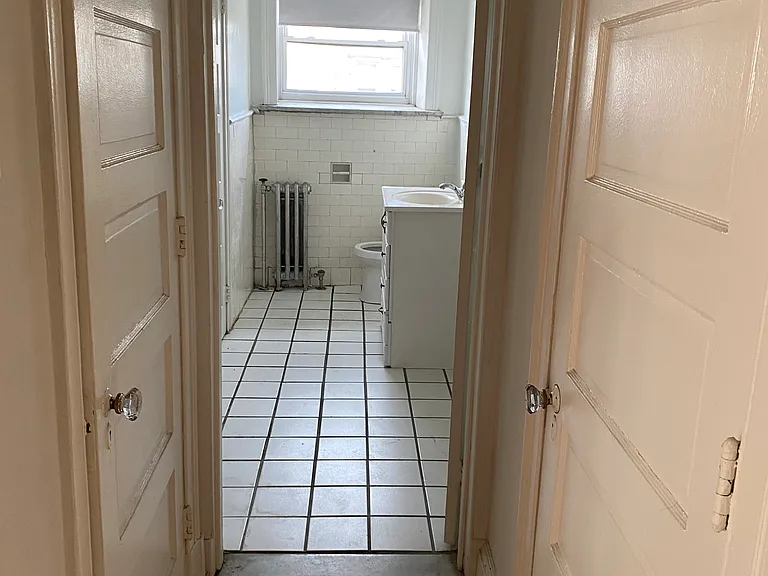 195 W City Ave #B1 — Photo 8
