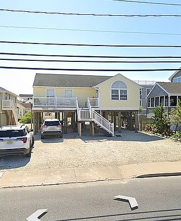 4th image of 7103 Long Beach Blvd