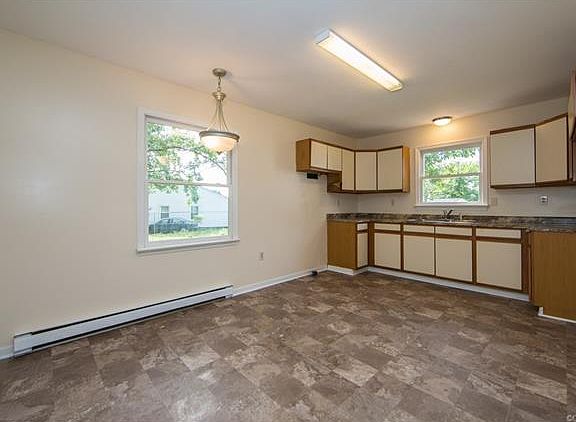 4th image of 306 Cora Dr