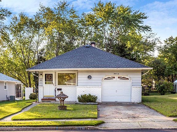 3rd image of 32 Mount Katadin Dr