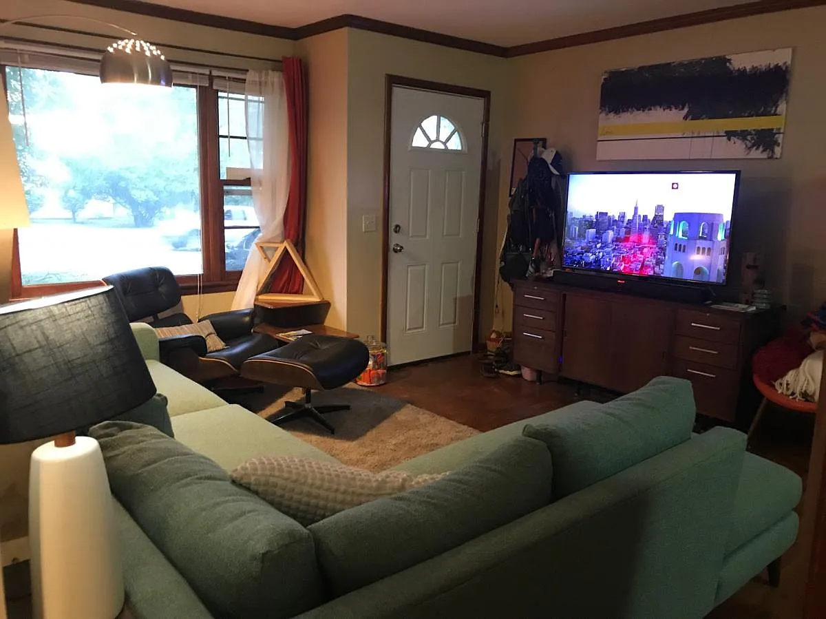 2 bed, 800 sqft, $995 — Photo 1