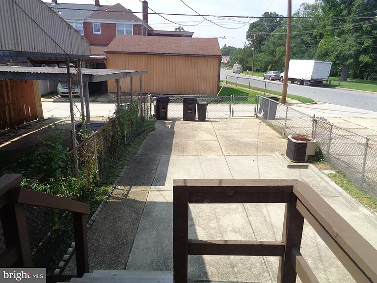 2245 Graythorn Rd — Photo 32