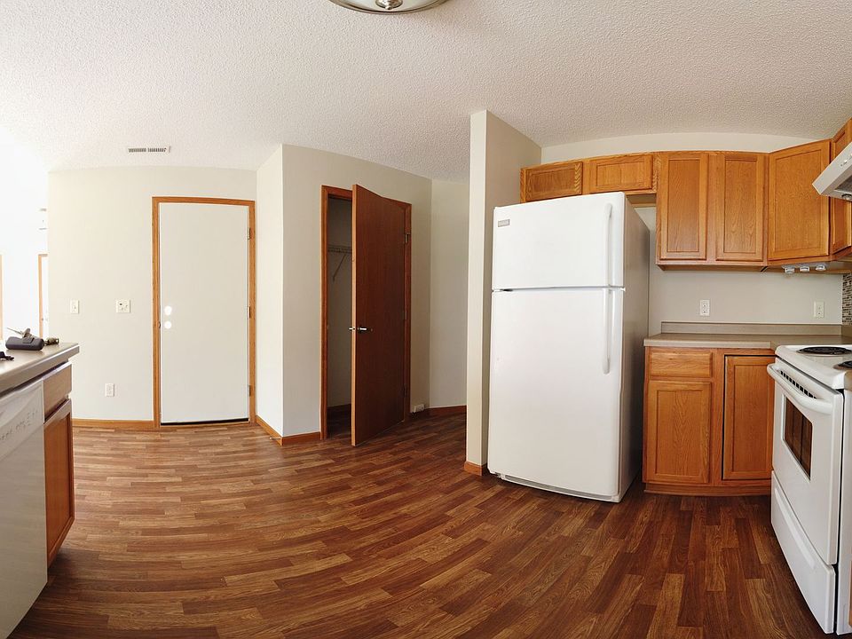 1st image of 1560A Gunston Dr