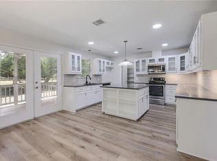 640 County Road 474, Elgin, TX 78621