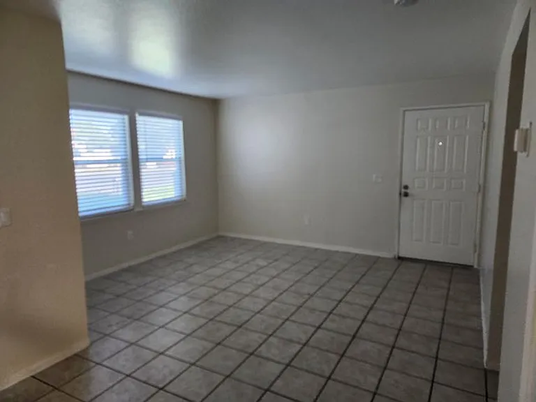 Sonoma Court Townhomes — Photo 8