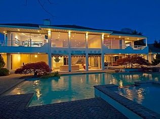 7 Meadow Creek Ct, East Islip, NY 11730